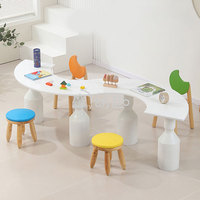 Ensemble de chaises de table pour enfants Moetry Nordic Custom en bois blanc moderne en forme de S pour l'éducation préscolaire