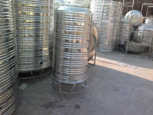 النقي خزان المياه الفولاذ المقاوم للصدأ 304 <span class=keywords><strong>1000</strong></span> لتر المحمولة خزان مياه خزان المياه لمعالجة المياه - Product Image 4