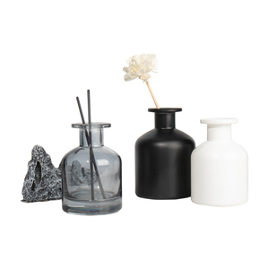 Botella de difusor de perfume de caña de cristal negro ámbar vacía de lujo personalizada 100Ml 150Ml 200Ml botella de aromaterapia de <span class=keywords><strong>aceite</strong></span> esencial con tapas - Product Image 5