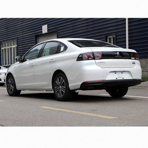 Voiture d'<span class=keywords><strong>occasion</strong></span> <span class=keywords><strong>Peugeot</strong></span> <span class=keywords><strong>308</strong></span> 2018 230THP 2WD automatique version luxe faible kilométrage bon état - Product Image 5