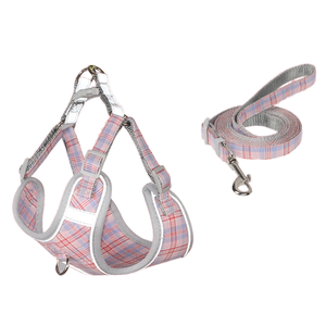 छोटे कुत्तों के लिए समायोज्य एंटी-एस्केप कुत्ते के लिए नए प्लेड शैली पालतू कुत्ते पट्टा चिपकी सुविधा और रिबन सजावट के साथ - Product Image 4