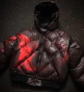 Giacca Termocromica con Cappuccio Vintage, Giacca Puffer Personalizzabile con Logo, Giacca Imbottita che Cambia Colore - Product Image 4