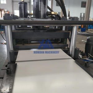 Petit pain de profil de cloison sèche de goujon et de voie en acier en métal formant la machine Cu Double lignes acier de calibre léger de profil d'Omega formant la machine - Product Image 3