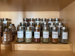 Étagère à épices moderne en bambou à trois niveaux, organisateur de <span class=keywords><strong>rangement</strong></span> de cuisine, étagères à épices multifonctionnelles, étagère à épices extensible en bambou - Product Image 3