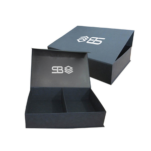 Caja de Regalo de Cartón de Lujo con Cinta de Seda, Diseño Plegable, Cierre Magnético, Materiales Reciclados, Recubrimiento UV, Laminado Mate, Grabado en Relieve - Product Image 4