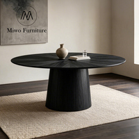 Modernes Luxuriöses Nordisches Ovales Esszimmer-Set mit Naturholzmöbeln und Massivholz-Streifen-Mitteltisch und Stühlen