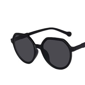 <span class=keywords><strong>Gafas</strong></span> de sol a la moda para <span class=keywords><strong>mujer</strong></span>, anteojos de sol femeninos con montura pequeña, color blanco té leche, <span class=keywords><strong>2022</strong></span> - Product Image 5