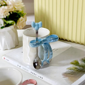 <span class=keywords><strong>Tazza</strong></span> di ceramica con fiocco tridimensionale sensazione avanzata ragazza carina <span class=keywords><strong>tazza</strong></span> da caffè squisita con luce di lusso creatività uso domestico - Product Image 6