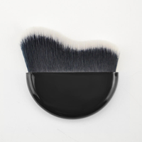 Petit pinceau à poudre de contournement semi-circulaire plat et en forme d'éventail pour le visage pinceau de maquillage multifonctionnel portable