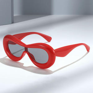 Nouvelles <span class=keywords><strong>lunettes</strong></span> jaunes rouges fantaisie pour fête et festival, <span class=keywords><strong>lunettes</strong></span> de soleil pour femmes, <span class=keywords><strong>lunettes</strong></span> de soleil hip-hop uniques pour hommes, <span class=keywords><strong>lunettes</strong></span> amusantes bleues Y2K, <span class=keywords><strong>lunettes</strong></span> tendance <span class=keywords><strong>2023</strong></span> - Product Image 2