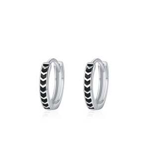 Conjunto de Anillo y Pendientes de Plata de Ley 925 Estilo Punk Retro con Resina Epoxi Negra para Mujer - Joyería de Diseño Exclusivo y Moderno - Product Image 2