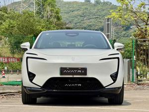 AVATR 11 2025 d'occasion, modèle de luxe SUV à 4 portes et 5 places, propulsion arrière, autonomie étendue, REEV, blanc sur rouge bordeaux - Product Image 1
