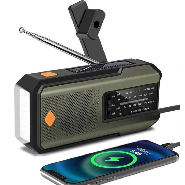 Wholesale NOAA/AM/FM Emerncy Weather Radio 2000mAh Power Bank Internet Radio with SOS Alarm Portable FM Radio