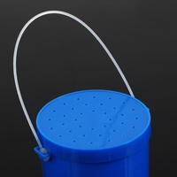 Portable pêche à la carpe fournitures de pêche essentielles boîte à ver rouge à main matériau ABS stockage en direct seau à appâts