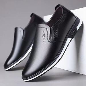<span class=keywords><strong>Mocasines</strong></span> de cuero PU para hombre, <span class=keywords><strong>mocasines</strong></span> planos para hombre, zapatos de vestir de negocios, zapatos transpirables de moda de verano, calzado negro y blanco, envío directo - Product Image 2