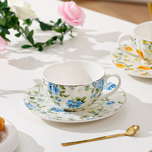 Wholesale Vintage <b>Tea</b> <b>Cup</b> <b>Set</b> of 2 Ceramic <b>Cup</b> and Saucer Floral Coffee <b>Cup</b> <b>Set</b> in Gift Box - Product Image 5