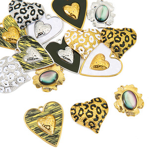 Pendentif Cœur en Acier Inoxydable Plaqué pour Bijoux DIY (Colliers, Boucles d'Oreilles) - Vente en Gros - Product Image 4