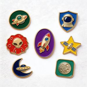 Adorable Badge en Émail Métallique Version Q sur le thème des Animaux de Dessin Animé Kawaii et des Extra-terrestres, avec des thèmes Mode et Musique, pour Anniversaire - Product Image 2