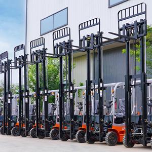 Nueva Minicargadora Eléctrica de Cuatro Ruedas para Terrenos Difíciles con Motor Diésel, Capacidad de 1 Tonelada - Product Image 3