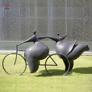 Città acquisizione Jean Louis Toutain astratto uomo grasso bronzo statua scultura postino - Product Image 4