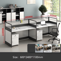 Ensemble de bureaux modernes en open space avec cloisons pour bureaux et écoles