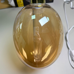 Ampoule LED à filament vintage E27 3W, verre ambré, lumière décorative Edison, 1800K blanc chaud, grande lampe ovale design - Product Image 4
