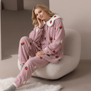 Produttore lungo in <span class=keywords><strong>pile</strong></span> di poliestere caldo termico fragola grazia Casual Plus Size <span class=keywords><strong>pigiama</strong></span> da donna personalizzato per l'autunno e l'inverno - Product Image 3