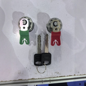 Cilindro de cerradura de puerta de coche Ford Explorer Sport Trac 7C3Z1521990A con 2 llaves para modelos 02-05 - Product Image 2