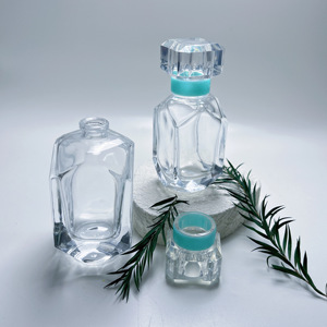 Novo Design Frasco de Perfume de Vidro Transparente Facetado 30ml 50ml com Tampa Octogonal, Colarinho Teal e <span class=keywords><strong>Base</strong></span> Pesada, Spray Recarregável - Product Image 5