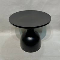 Zeitgenössischer Schwarzer Eisen-Beistelltisch Wohnzimmer-Vitrinen Kühnes Raffiniertes Design Hochwertige Möbel zum Großhandelspreis