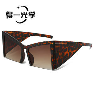 แว่นกันแดดทรงแคทอาย สีดำ UV400 แฟชั่นกลางแจ้งสำหรับทุกเพศ - Product Image 3
