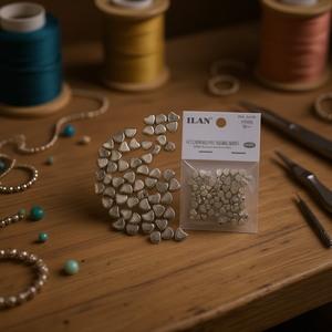 Ciondoli a Cuore in Metallo ILAN 3x8mm Placcati Argento per Creazione di Gioielli e Accessori - Product Image 3