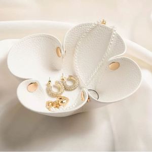 Flower PU Leather Tray <b>Collapsible</b> Catchall Tray for Key Watch Jewelry Cosmetics Portable Desktop <b>Storage</b> Organizer for Home - Product Image 3