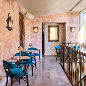 Asientos de terciopelo de lujo para pub o bistro, mesa de comedor personalizada de mármol y sillas de metal para <span class=keywords><strong>restaurante</strong></span> - Product Image 3