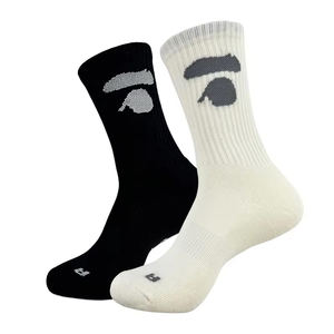 جوارب رياضية سميكة عالية الجودة بشعار مخصص، ماصة للعرق، باللونين الأبيض والأسود، للرياضات الخارجية في موسم الخريف - Product Image 3