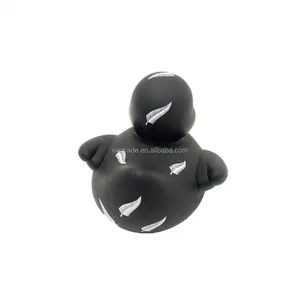 Pato de goma negro flotante con logo personalizado, pato colorido para baño de bebé y natación para niños