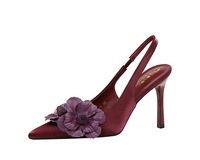Escarpins de soirée noirs en satin à bout pointu et talon aiguille, avec fleur 3D violette, pour femme