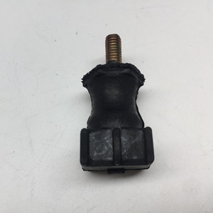 วีดับเบิลยู ซีเคอเรียร์ แอร์ ปั๊ม ยางรองกันกระแทก สกรู 06A133567 - Product Image 1