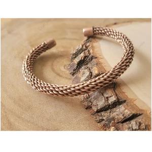 Pulsera de Cobre Trenzado Hecha a Mano, Tamaño Personalizado, Ideal para Fiestas y Uso Diario, Disponible a Buen Precio - Product Image 1
