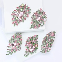 US voor kleurcombinatie grensoverschrijdende kristallen glazen broche met bloemenmotief roze groen voor bruiloft - prachtig kledingaccessoire voor dames
