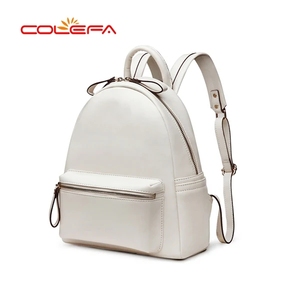 Zaino da <span class=keywords><strong>Donna</strong></span> in Ecopelle Bianca Naturale Impermeabile, Elegante e Resistente, con Borchie, <span class=keywords><strong>Bianco</strong></span> e Rosso, OEM all'Ingrosso - Product Image 1