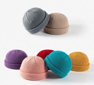 Bonnet tricoté personnalisé à revers court avec logo pour homme, style Docker, Trawler, ou Fisherman, idéal pour la vente en gros et les marques privées - Product Image 1