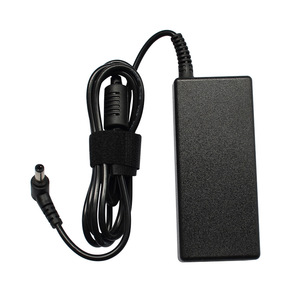 Adaptador de Corriente CA de 65W 19V 3.42A con Conector de 5.5*2.5mm, Cargador Cuadrado para Dispositivos Apple - Product Image 3