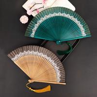 Éventail pliant vintage de style chinois en bambou, éventail en soie avec dentelle et pompon, accessoire Hanfu pour spectacle