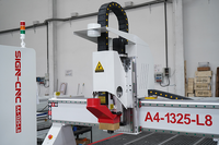 Máquina de Grabado CNC Económica de Alta Calidad con Cambio Automático de Herramientas y Mesa de Trabajo con Vacío, Tamaño de Trabajo Personalizable en Venta