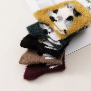 Chaussettes de nuit douces et moelleuses pour femmes, motif <span class=keywords><strong>chat</strong></span> de dessin animé mignon, chaudes en peluche pour l'hiver, chaussettes épaisses pour la maison, chaussettes à logo personnalisé, chaussettes douces et confortables - Product Image 5