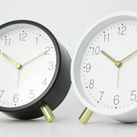 Horloge réveil silencieuse à mouvement à quartz, cadre métallique circulaire minimaliste de luxe noir de 4 pouces, affichage à aiguilles, lumière nocturne, piles AA