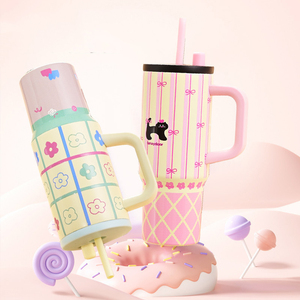 Mug isotherme à vide 710 ml, motif floral mignon, avec grande poignée et couvercle à paille, grande capacité, pour café, voyage, voiture, bureau, extérieur - Product Image 2