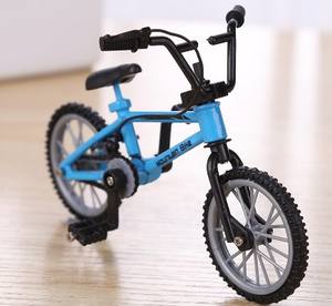 Ensemble de jouets fantaisie <span class=keywords><strong>pour</strong></span> enfants : Rampes de fingerboard, vélos, BMX à doigt, <span class=keywords><strong>mini</strong></span>-trottinettes à deux roues, finger skateboards, trucks - Product Image 2