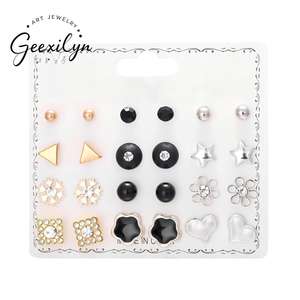 مجموعة جديدة شهرية عابرة للحدود من أقراط نسائية مرصعة من سبيكة مطلية كهربائياً، 12 زوجاً بتصاميم زهرة وقلب ونجمة وقمر مرصعة بالماس - Product Image 6